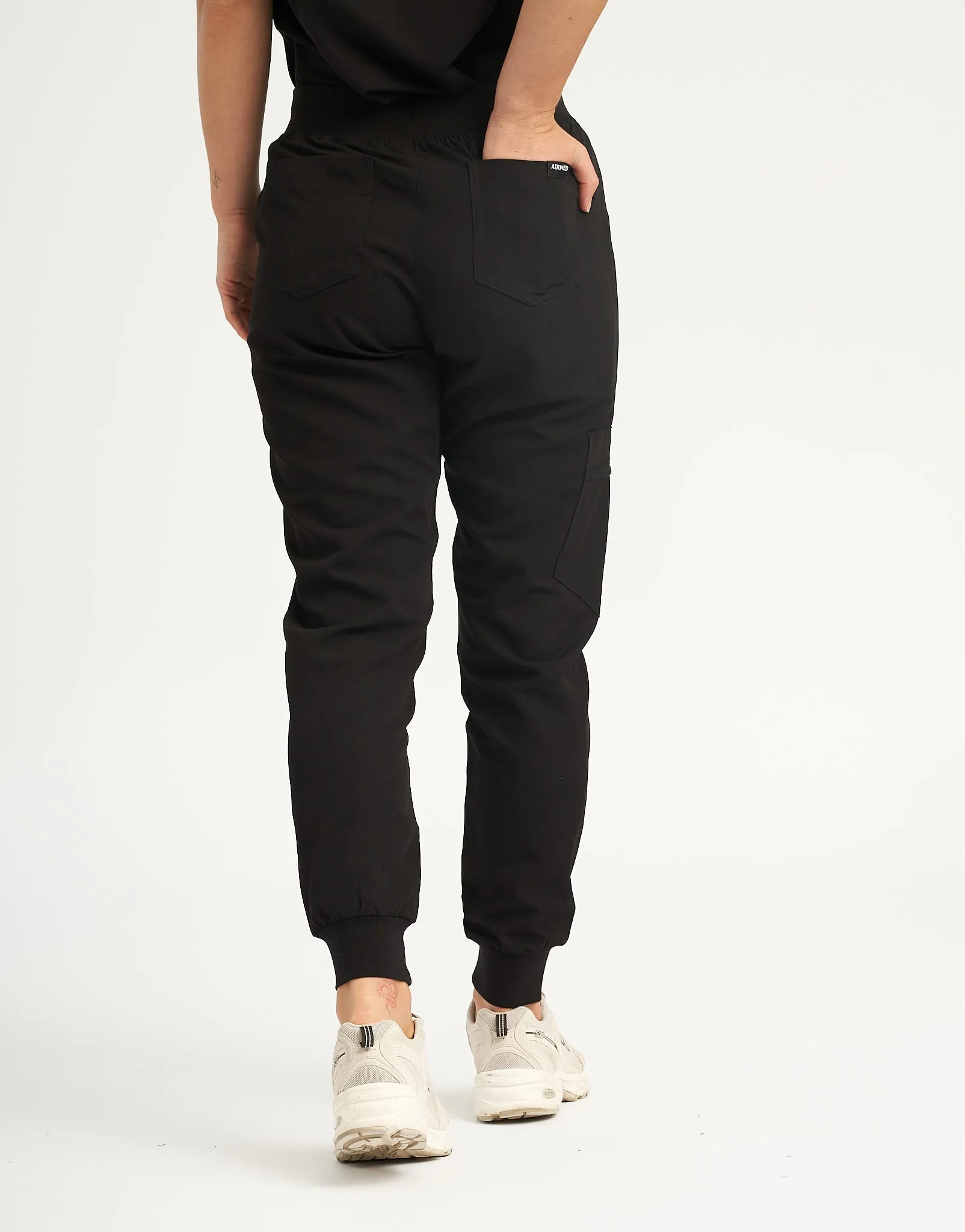 Essential Jogger Scrub Pants - Black