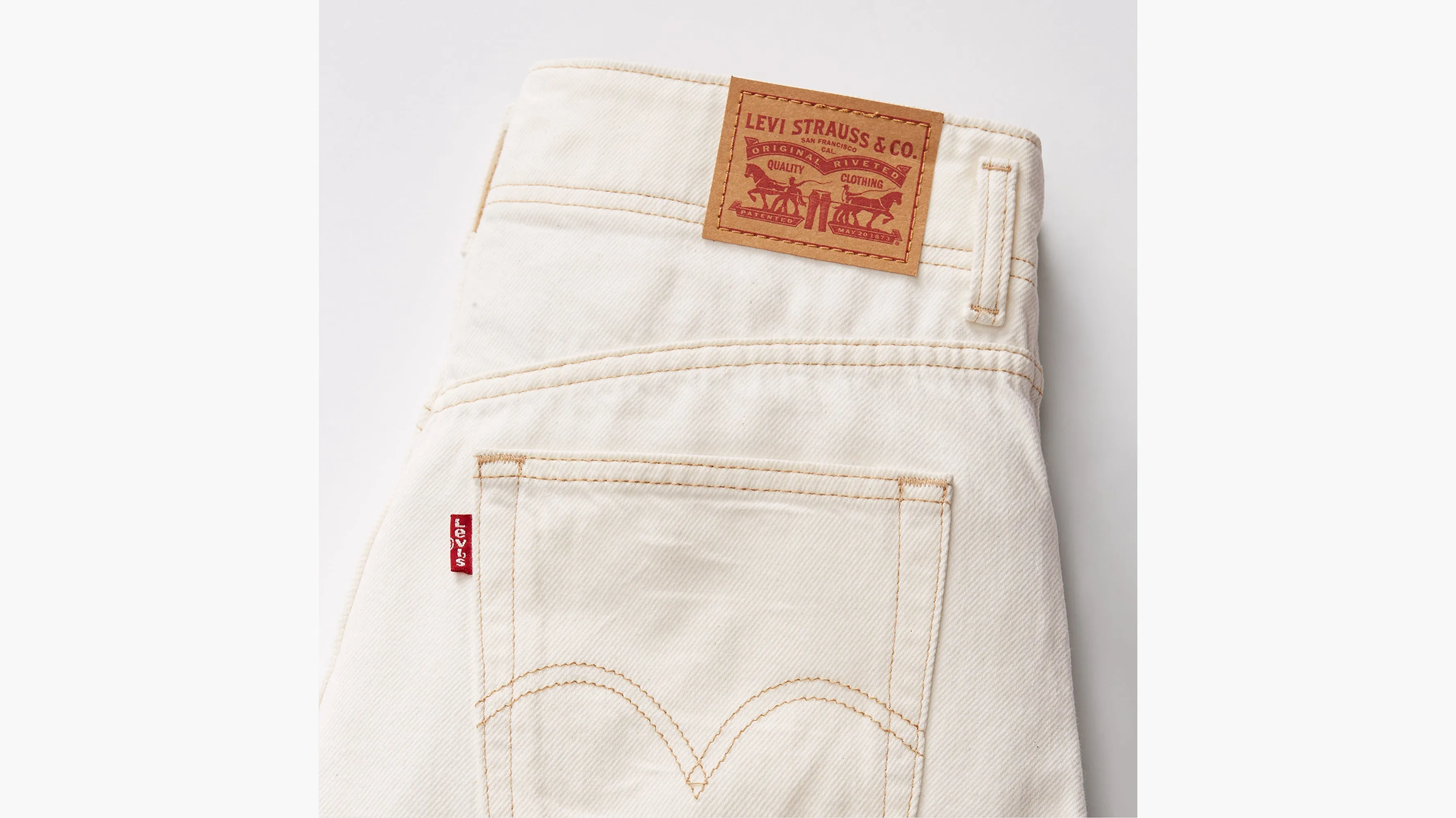 Levi's® Women's High-Rise Mom Shorts