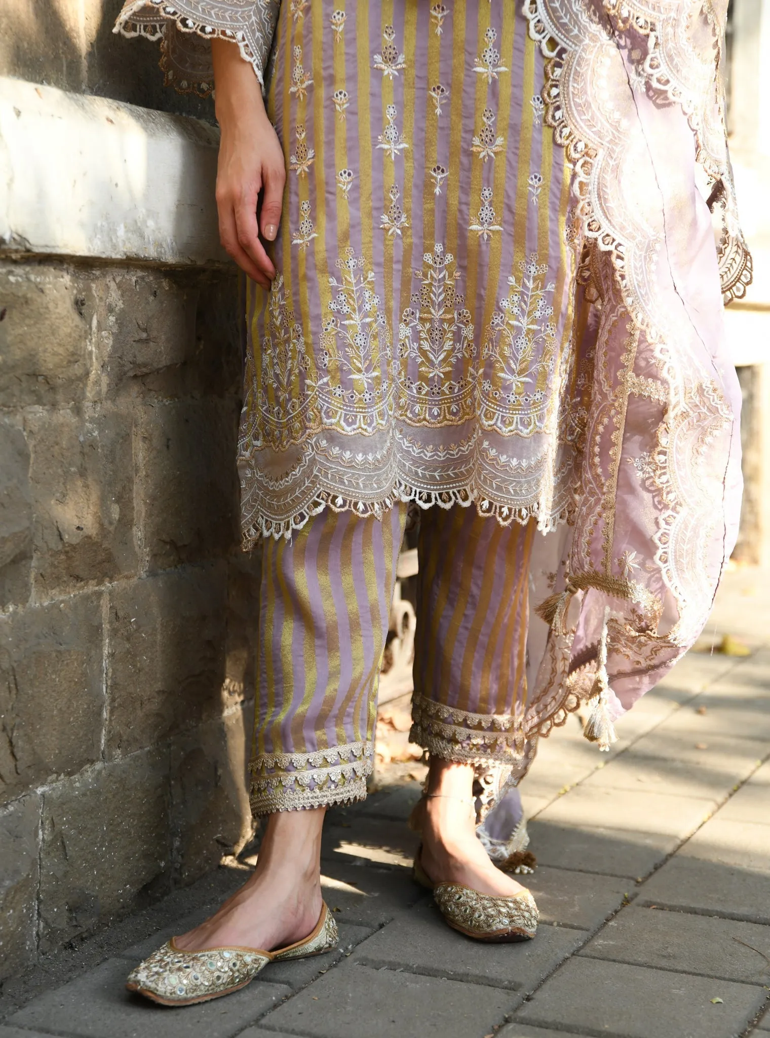 Mulmul Banarsi Dasheri Lavender Kurta With Mulmul Banarsi Dasheri Lavender Pant