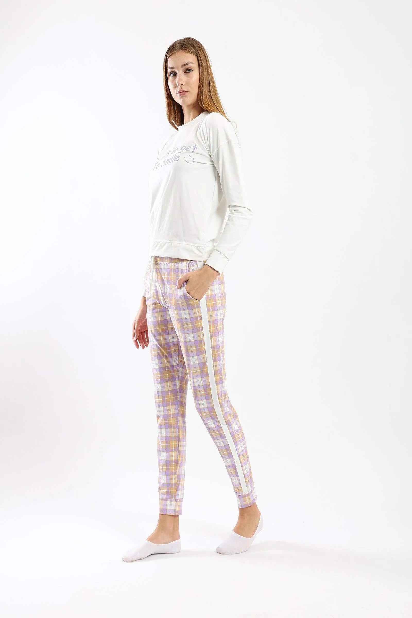 Pyjama Set with Checkered Pants